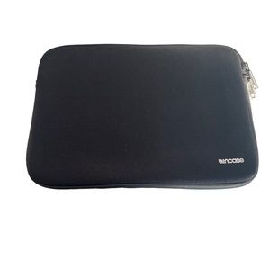 4/$24 Incase Protective Sleeve‎ Black Laptop Bag